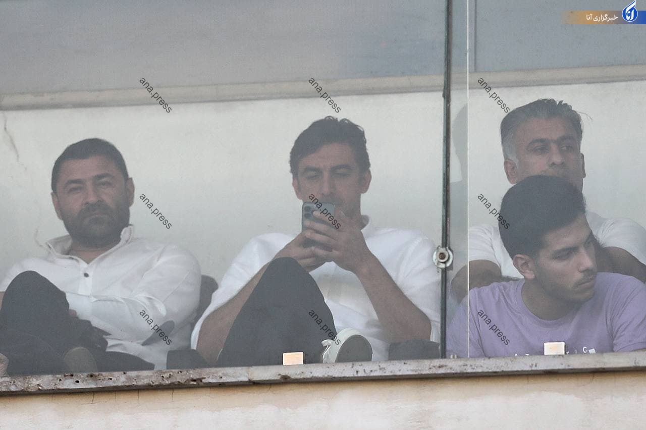 رحمتی تماشاگر ویژه دیدار استقلال و فولاد در آزادی رحمتی تماشاگر ویژه دیدار استقلال و فولاد در آزادی