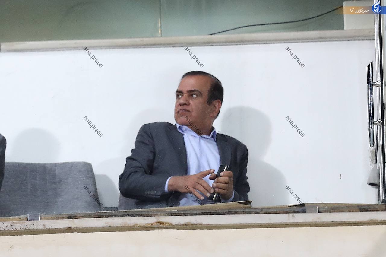 فرد مورد اعتماد کی‌روش در ورزشگاه آزادی رویت شد/ ادامه تلاش‌ها برای حضور ایرانی خارج نشین در تیم ملی+تصاویر