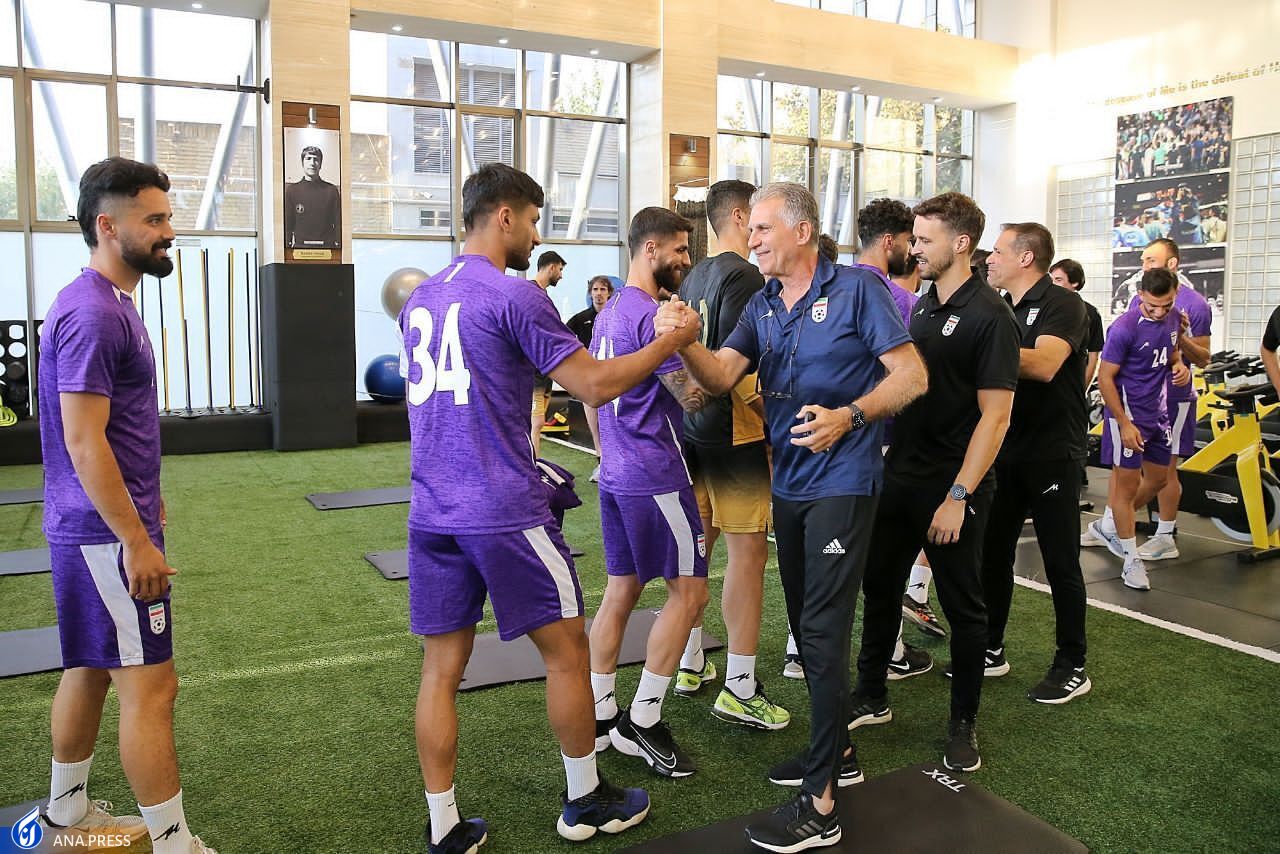 شیوه جالب کی روش در تمرین تیم ملی برای تشریح عملکرد بازیکنان شیوه جالب کی روش در تمرین تیم ملی برای تشریح عملکرد بازیکنان