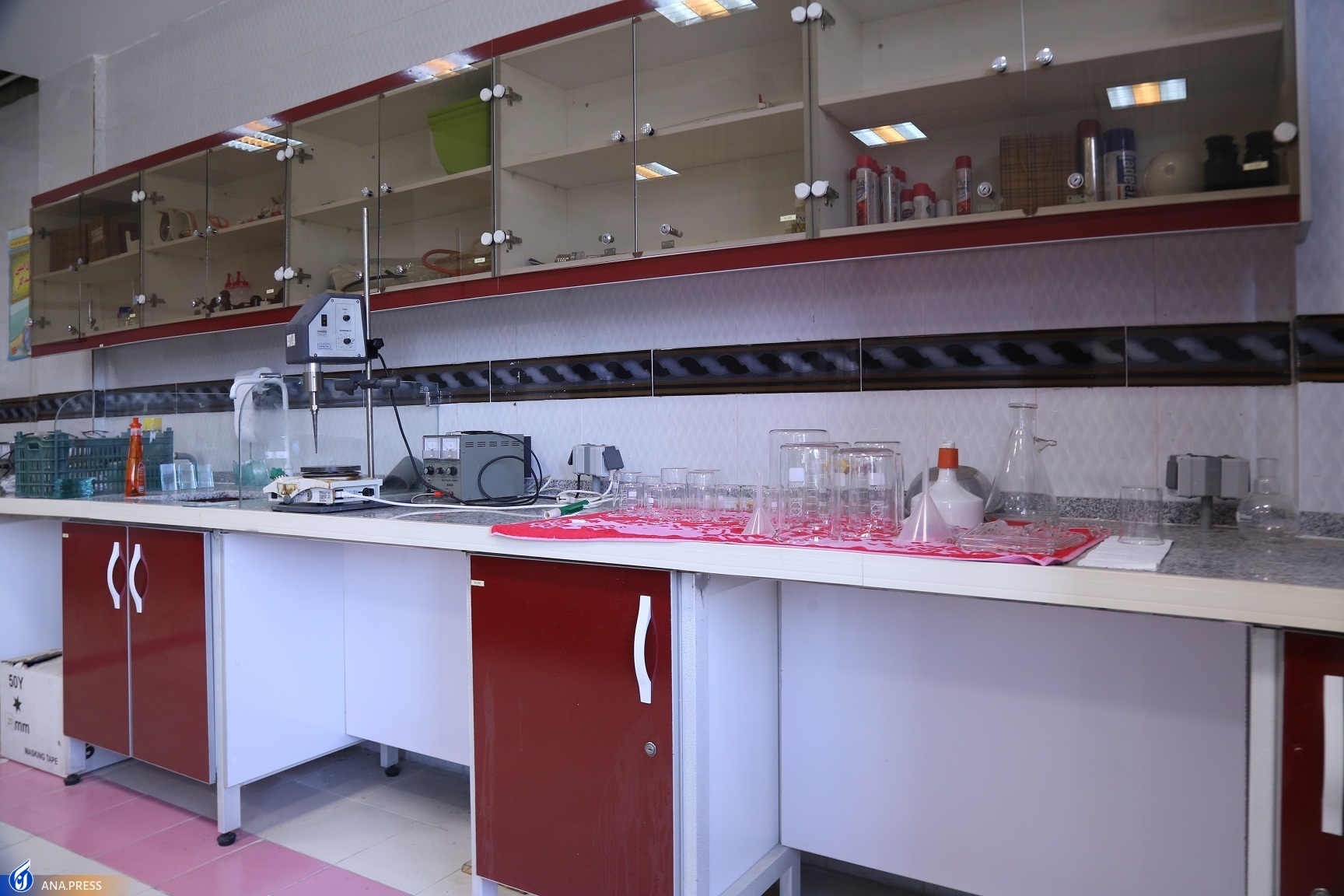 محصولاتی که بدون آب و شوینده سطوح را پاکیزه می‌کنند