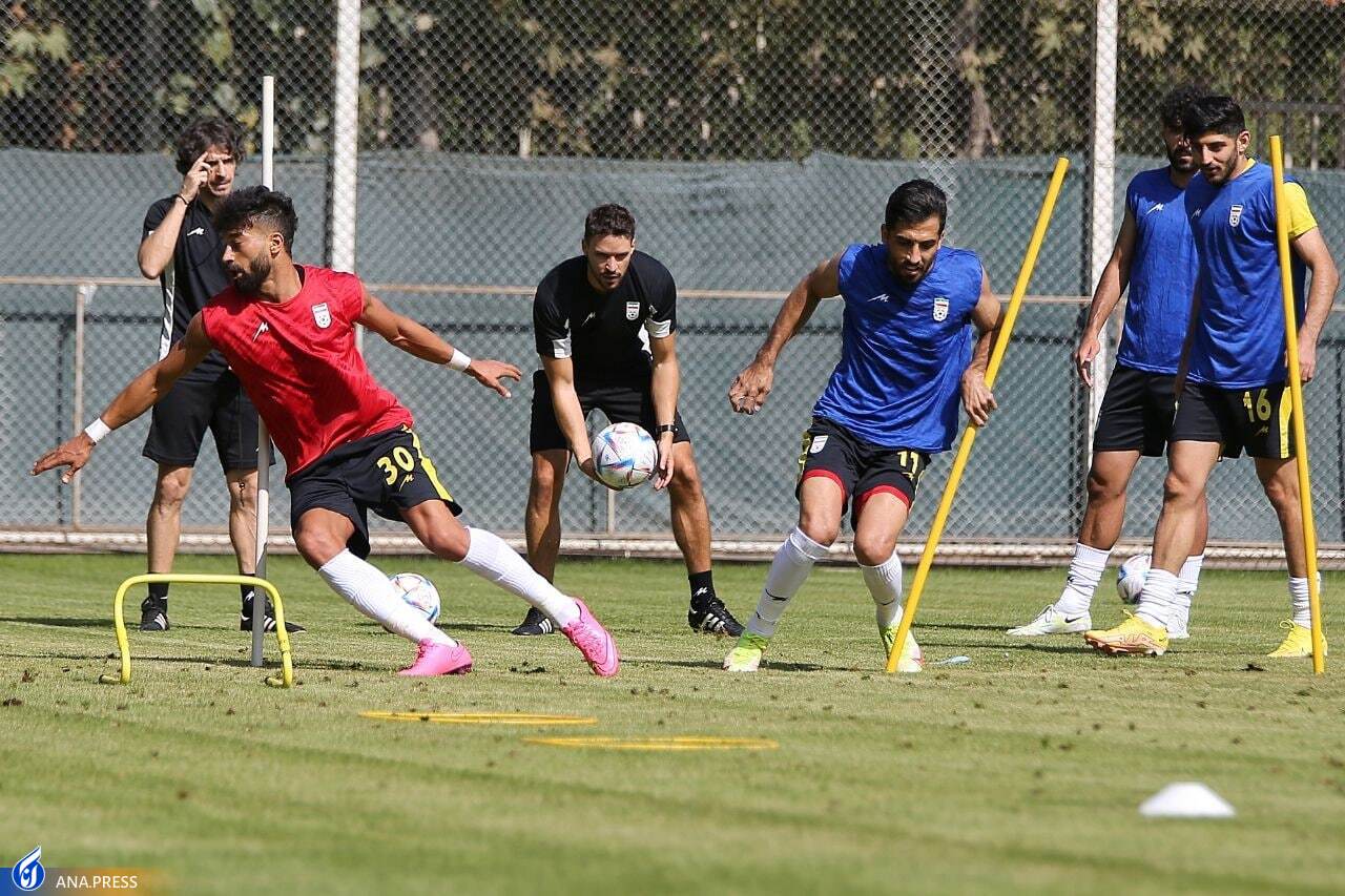 پایان فاز اول تمرین تیم ملی/ عکس یادگاری کی روش با یک استقلالی+ عکس