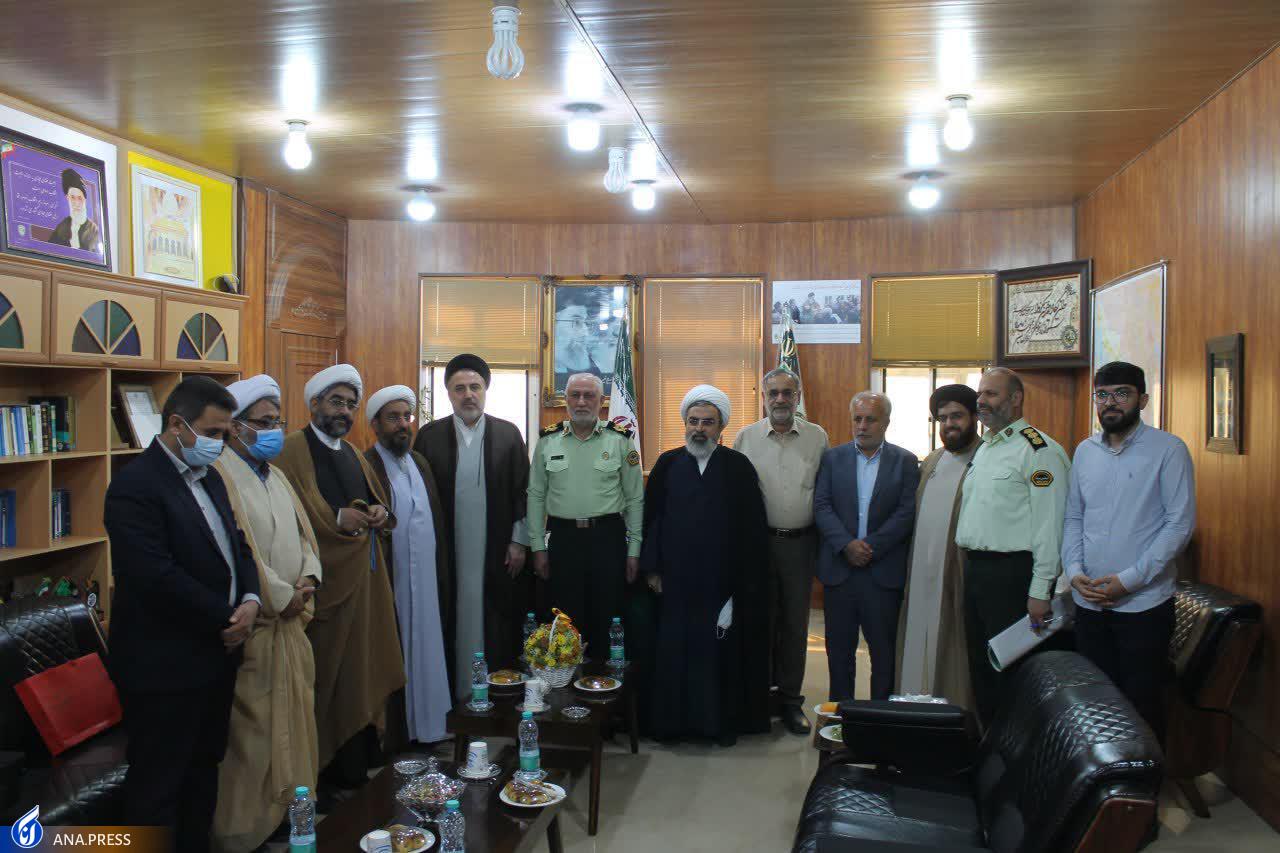 بهرهبرداری منفی دشمن از کلام برخی سیاسیون و مسئولان/ تعبیر دقیق رهبری درباره نیروی انتظامی چه بود؟ بهرهبرداری منفی دشمن از کلام برخی سیاسیون و مسئولان/ تعبیر دقیق رهبری درباره نیروی انتظامی چه بود؟