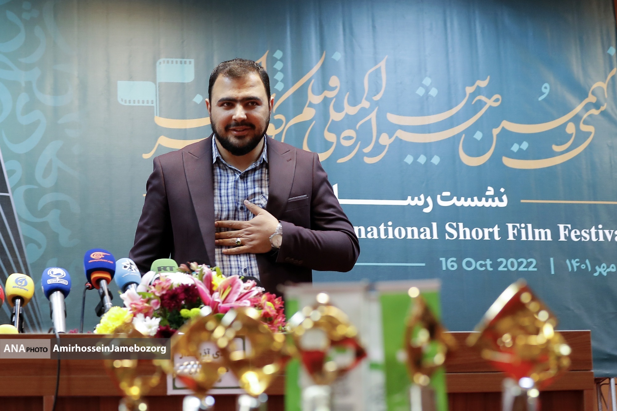 فقط ۲ فیلم از جشنواره فیلم کوتاه تهران انصراف دادهاند/ تعطیلی جشنواره ننگی است که زیر بار آن نمیروم! فقط ۲ فیلم از جشنواره فیلم کوتاه تهران انصراف دادهاند/ تعطیلی جشنواره ننگی است که زیر بار آن نمیروم!