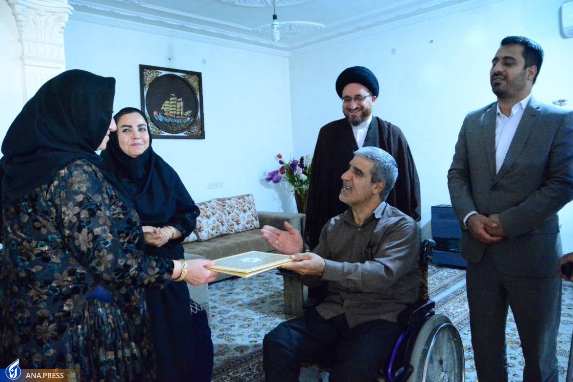 خانواده شهدا از نظر اخلاق و رفتار همیشه نمونهاند خانواده شهدا از نظر اخلاق و رفتار همیشه نمونهاند