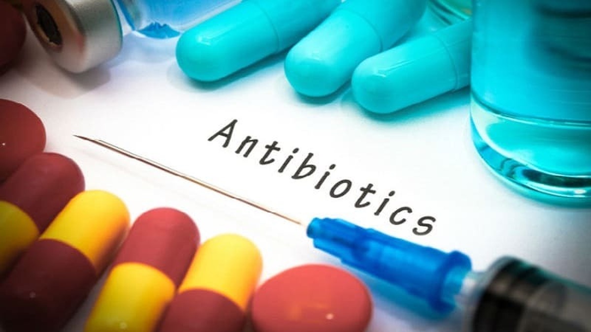 وزیر بهداشت: تا هفته آینده مشکل کمبود آنتی‌بیوتیک رفع می‌شود