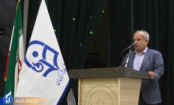 دشمن دنبال بی‌تفاوت کردن جوانان به نظام اسلامی است