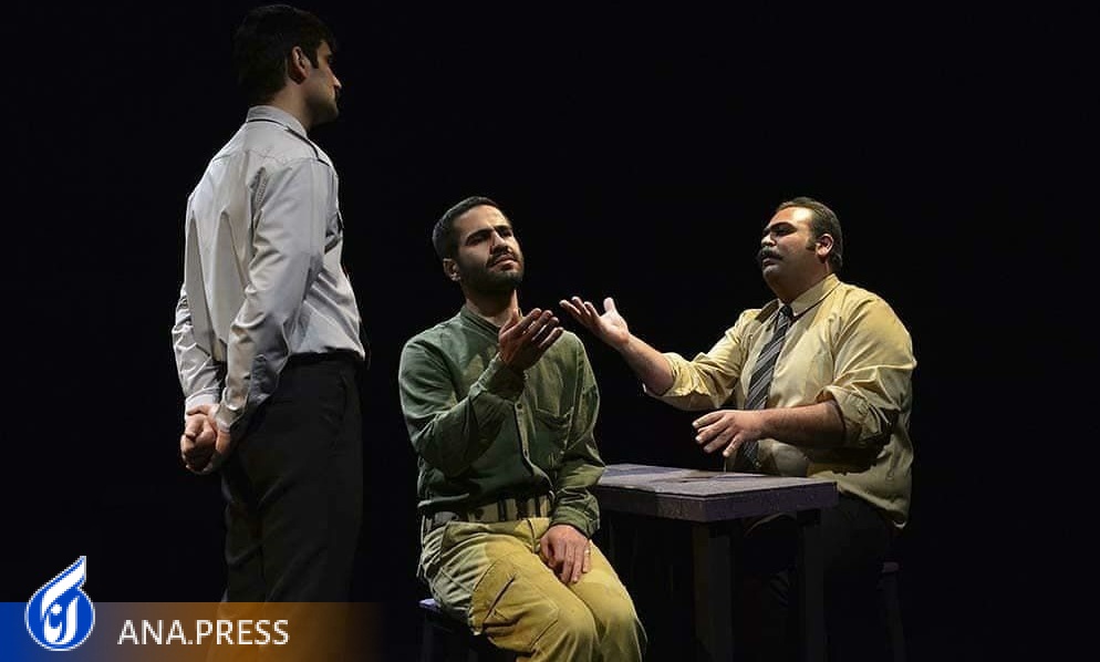 پرترههایی از شهدای دفاع مقدس بر روی صحنههای تئاتر پرترههایی از شهدای دفاع مقدس بر روی صحنههای تئاتر