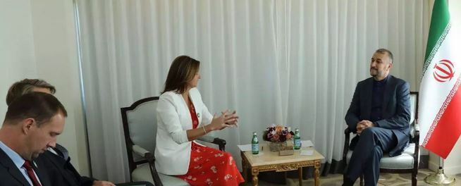 دیدار و رایزنی درباره تحولات منطقهای با نمایندگان ۵ کشور دیدار و رایزنی درباره تحولات منطقهای با نمایندگان ۵ کشور