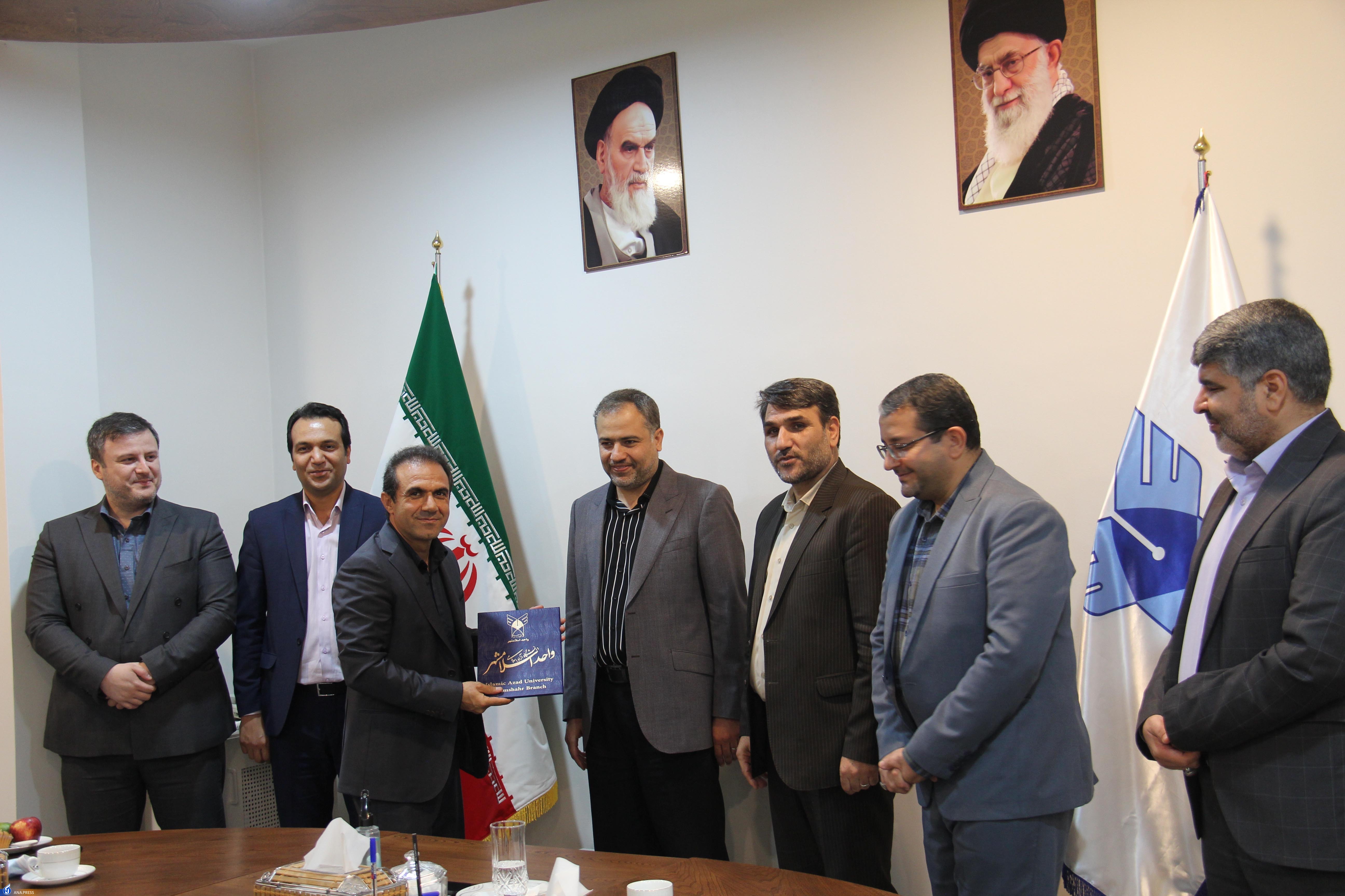 ۷ قهرمان ورزشی ملی و بینالمللی تجلیل شدند ۷ قهرمان ورزشی ملی و بینالمللی تجلیل شدند