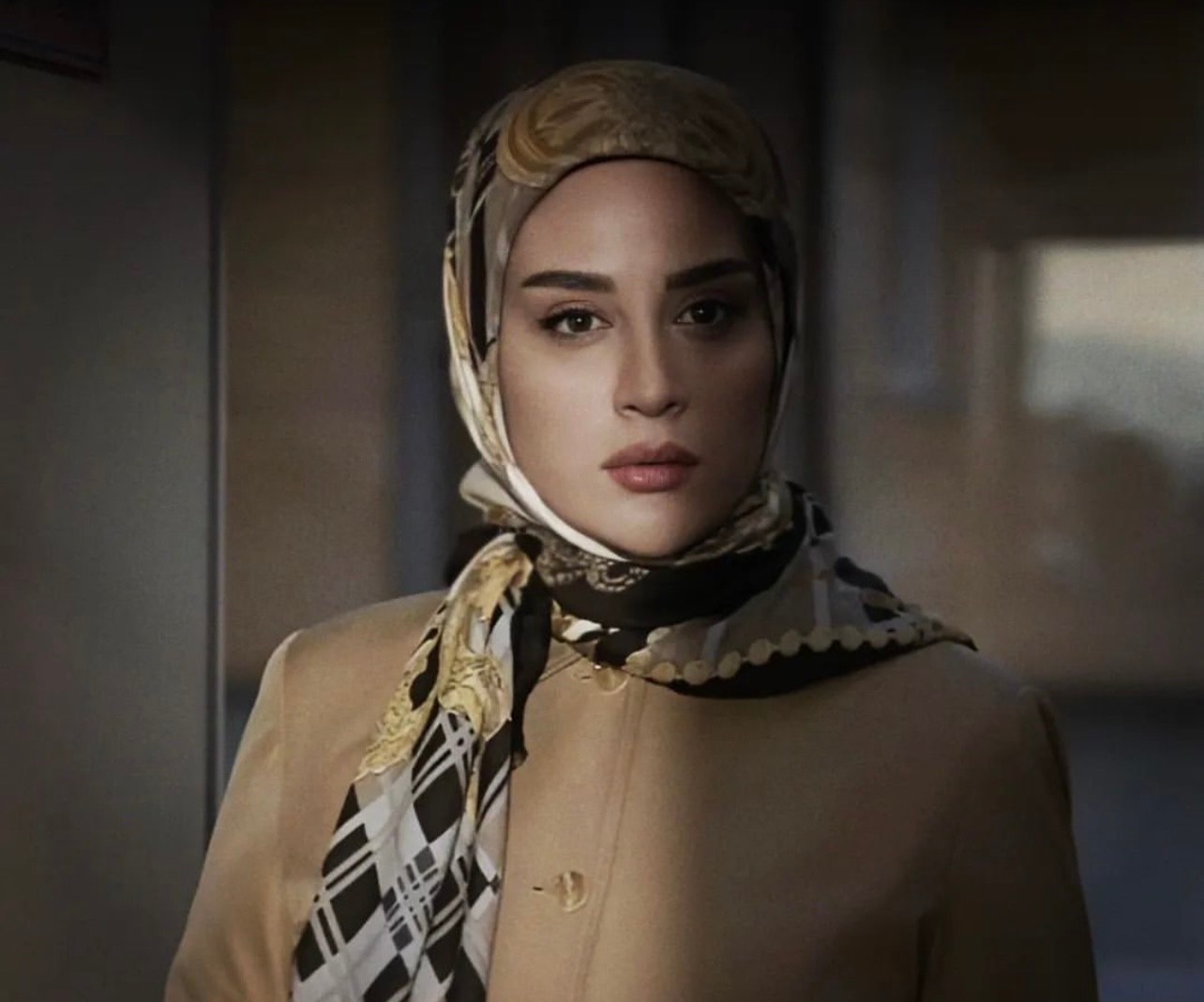 داستان سریال «بی‌همگان» به کارگردانی