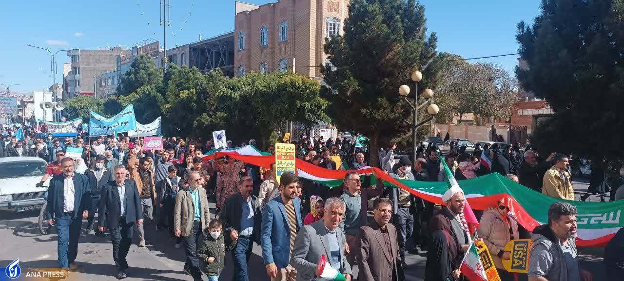 فریاد دانشگاهیان بر سر استکبار جهانی/ با عاملان ناامنی قاطعانه برخورد شود فریاد دانشگاهیان بر سر استکبار جهانی/ با عاملان ناامنی قاطعانه برخورد شود