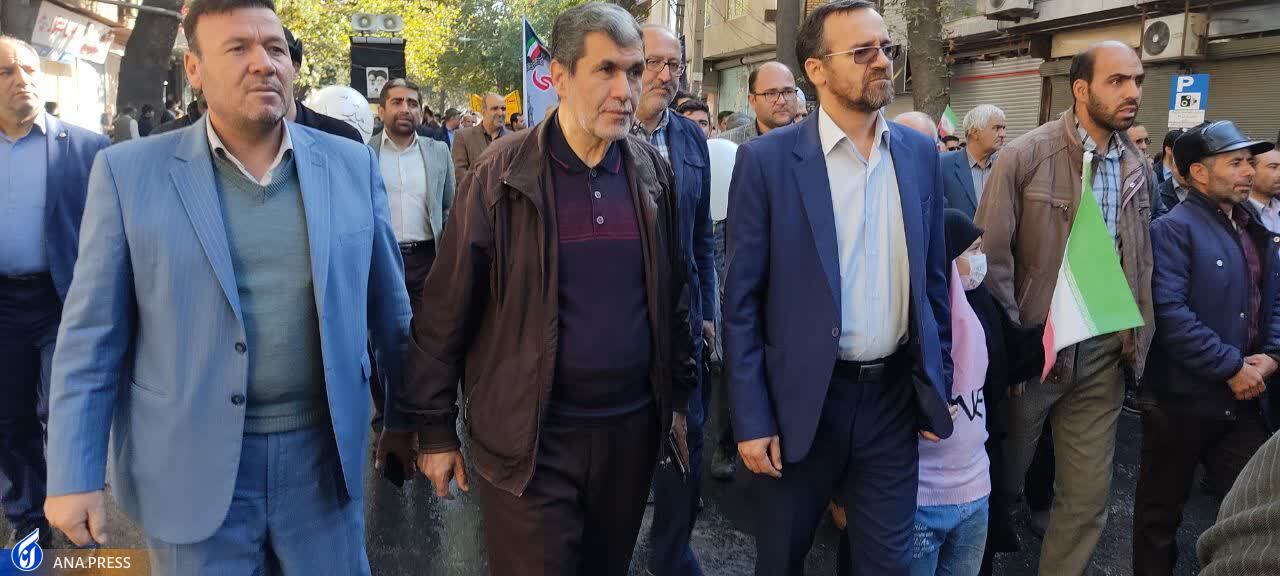 فریاد دانشگاهیان بر سر استکبار جهانی/ با عاملان ناامنی قاطعانه برخورد شود فریاد دانشگاهیان بر سر استکبار جهانی/ با عاملان ناامنی قاطعانه برخورد شود