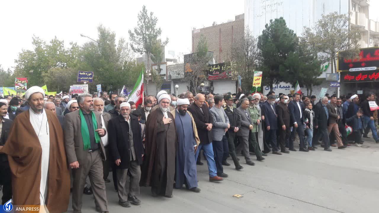 فریاد دانشگاهیان بر سر استکبار جهانی/ با عاملان ناامنی قاطعانه برخورد شود فریاد دانشگاهیان بر سر استکبار جهانی/ با عاملان ناامنی قاطعانه برخورد شود