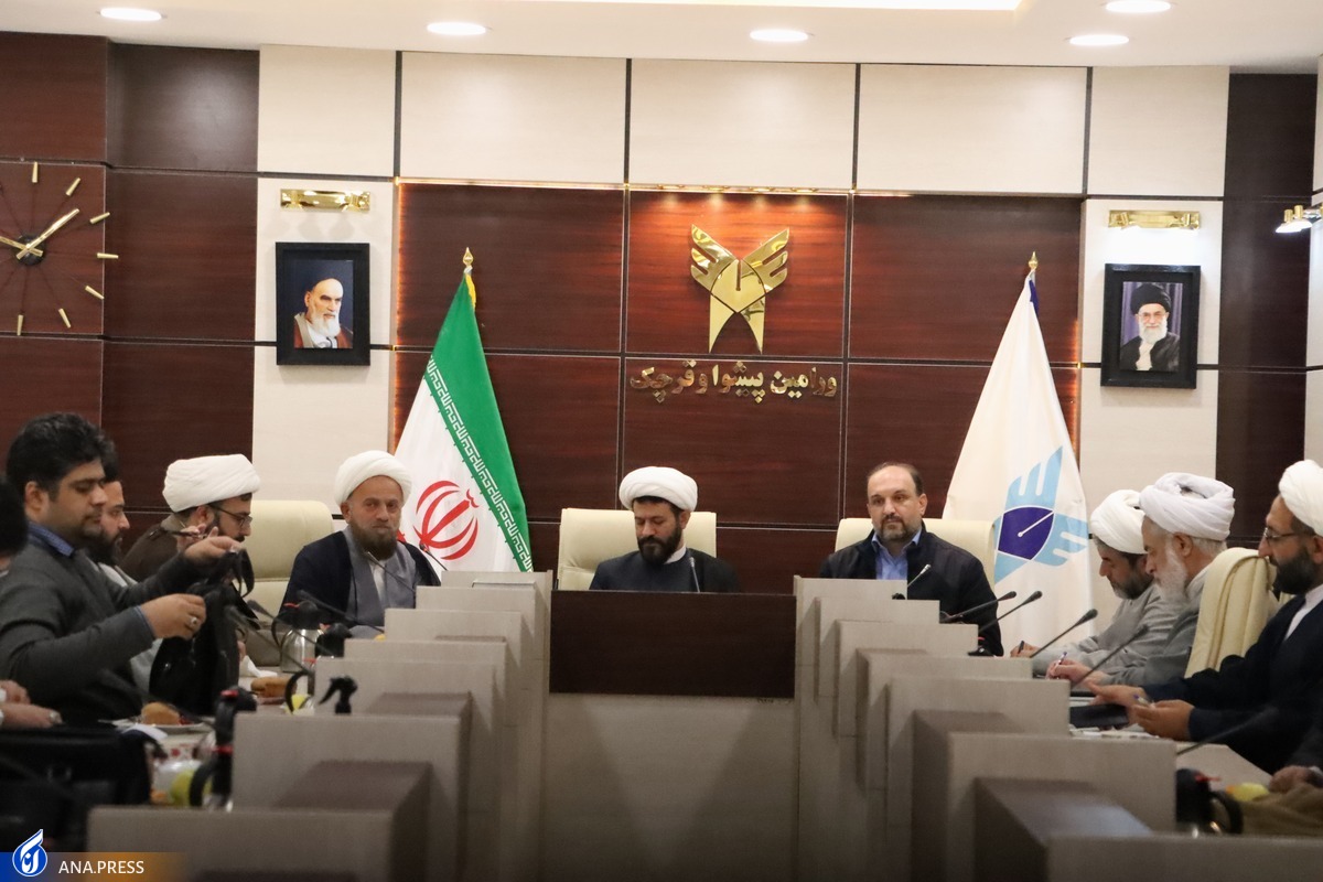 جامعه دانشگاهی با دانشافزایی توطئههای دشمنان را خنثی کند جامعه دانشگاهی با دانشافزایی توطئههای دشمنان را خنثی کند