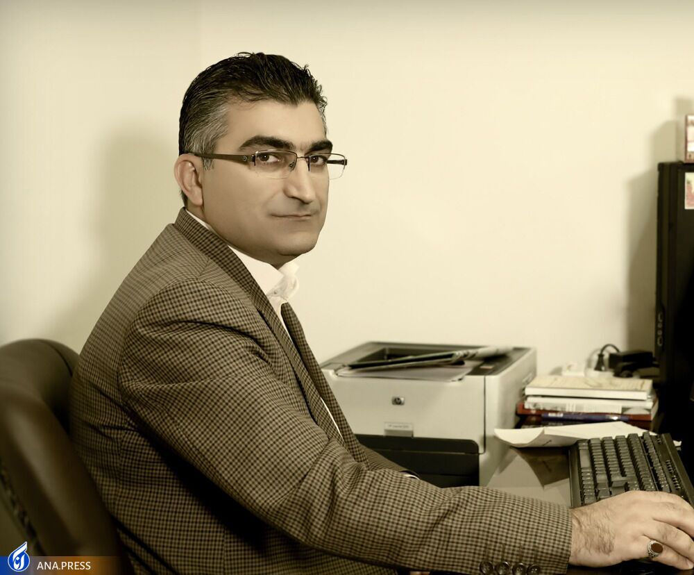 نخستین کتاب حاشیهنویسی ورزشی ایران منتشر شد نخستین کتاب حاشیهنویسی ورزشی ایران منتشر شد