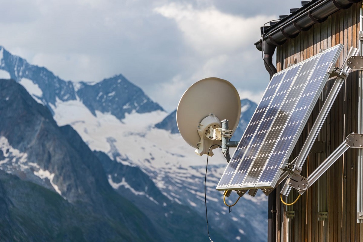 اینترنت ماهواره&zwnj;ای چالشی برای رگولاتوری ارتباطات یا فرصتی برای دسترسی به شبکه&zwnj;ای پرسرعت؟