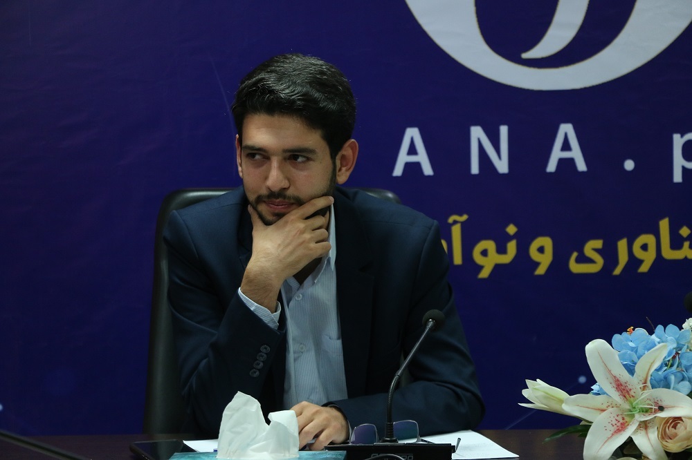 جولان فساد در پروژههای صادراتی/ ضعف دولت در بازاریابی و عدم تسلط در آداب مذاکره/ ضرورت ادغام سازمان توسعه تجارت و سازمان سرمایهگذاری خارجی و انتصاب افراد شایسته جولان فساد در پروژههای صادراتی/ ضعف دولت در بازاریابی و عدم تسلط در آداب مذاکره/ ضرورت ادغام سازمان توسعه تجارت و سازمان سرمایهگذاری خارجی و انتصاب افراد شایسته