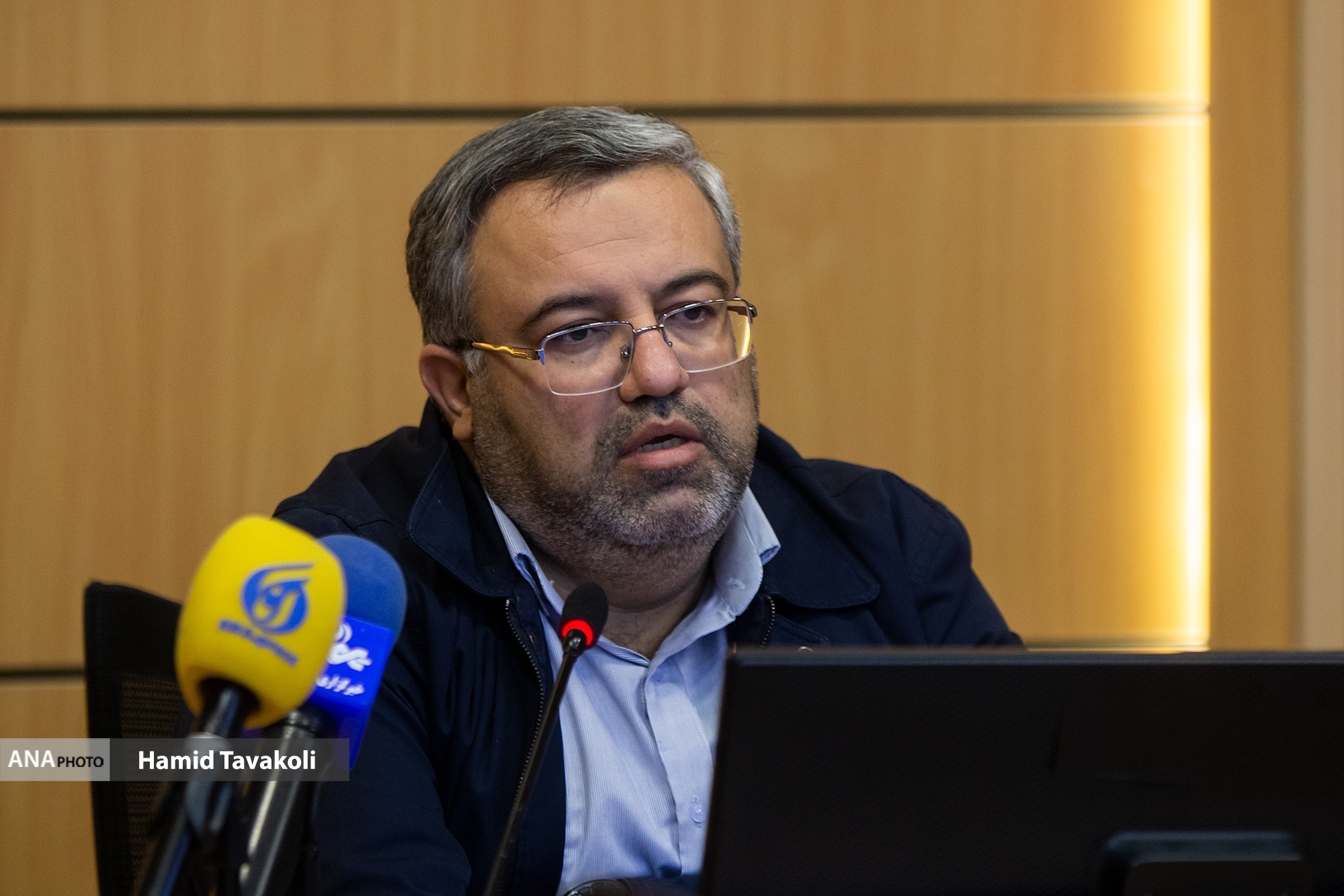 نمیخواستیم در «غیررسمی ۵» صرفاً روایتگر باشیم/ انتشار تصاویر نادیده از رهبر انقلاب در شهر زلزلهزده بم نمیخواستیم در «غیررسمی ۵» صرفاً روایتگر باشیم/ انتشار تصاویر نادیده از رهبر انقلاب در شهر زلزلهزده بم