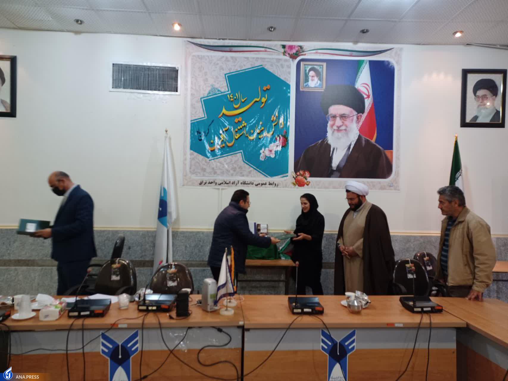 جزئیات رونمایی از دو کتاب حقوقی و ادبی/ از فقر منبع در تألیف اثر حقوقی تا بوطیقایی که همهفن حریف است جزئیات رونمایی از دو کتاب حقوقی و ادبی/ از فقر منبع در تألیف اثر حقوقی تا بوطیقایی که همهفن حریف است