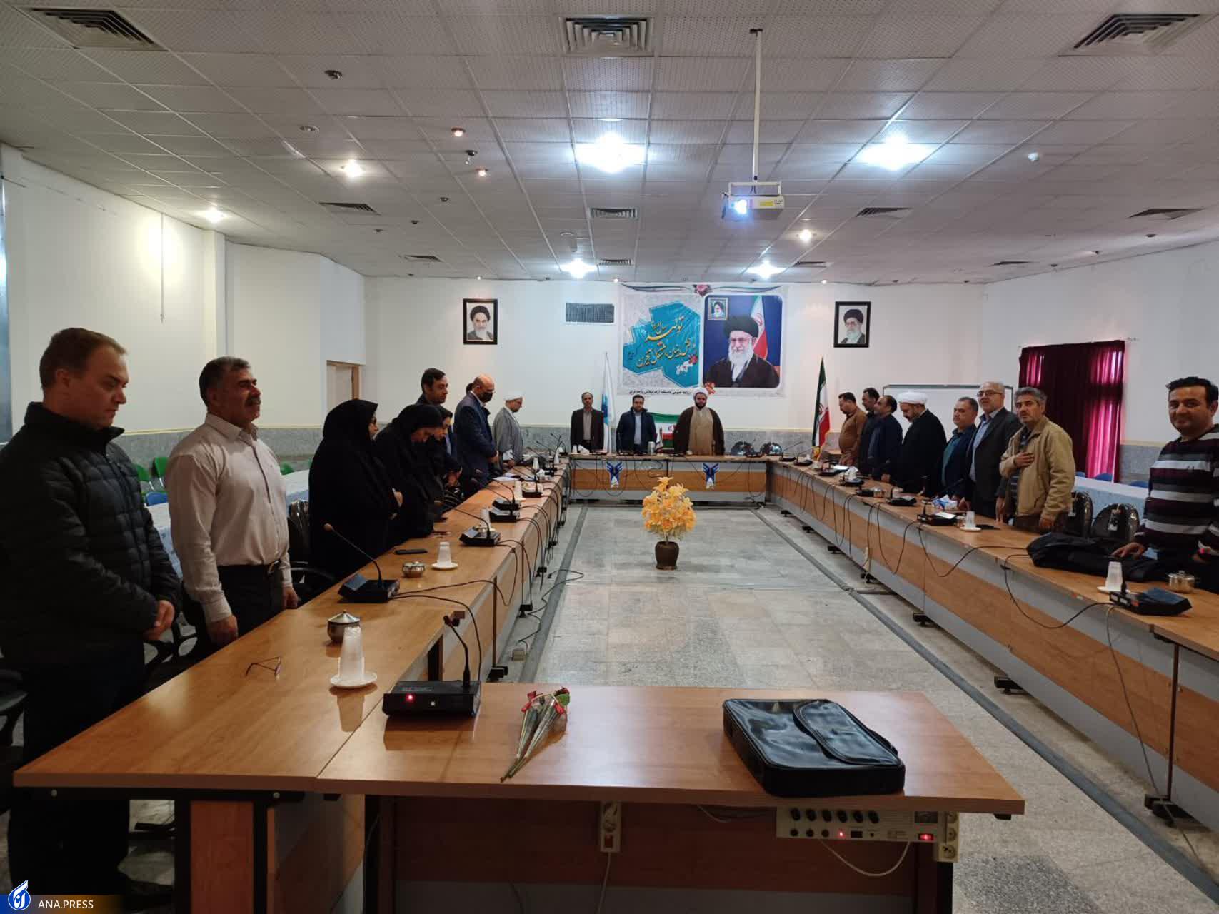 جزئیات رونمایی از دو کتاب حقوقی و ادبی/ از فقر منبع در تألیف اثر حقوقی تا بوطیقایی که همهفن حریف است جزئیات رونمایی از دو کتاب حقوقی و ادبی/ از فقر منبع در تألیف اثر حقوقی تا بوطیقایی که همهفن حریف است