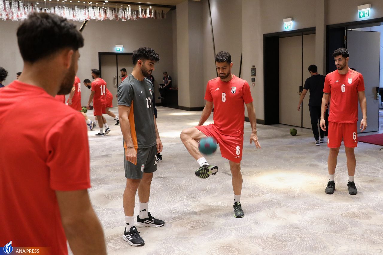 تمرین سبک تیم ملی در هتل/ حضور ملی پوشان در جلسه فنی کی روش+تصاویر
