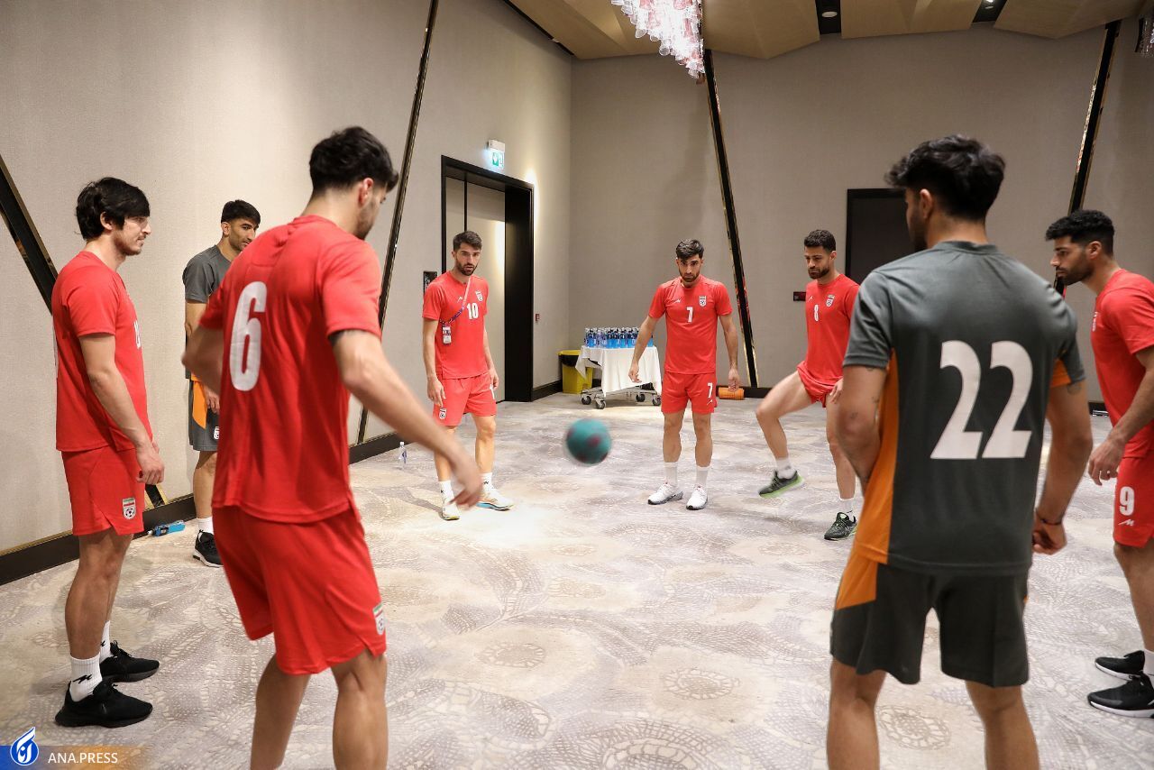 تمرین سبک تیم ملی در هتل/ حضور ملی پوشان در جلسه فنی کی روش+تصاویر