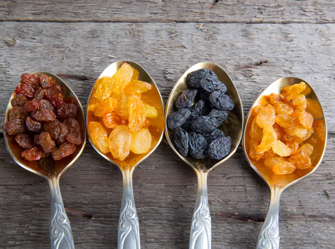 انواع کشمش و خواصی که میتوانند به بدن ما اهدا کنند! انواع کشمش و خواصی که میتوانند به بدن ما اهدا کنند!