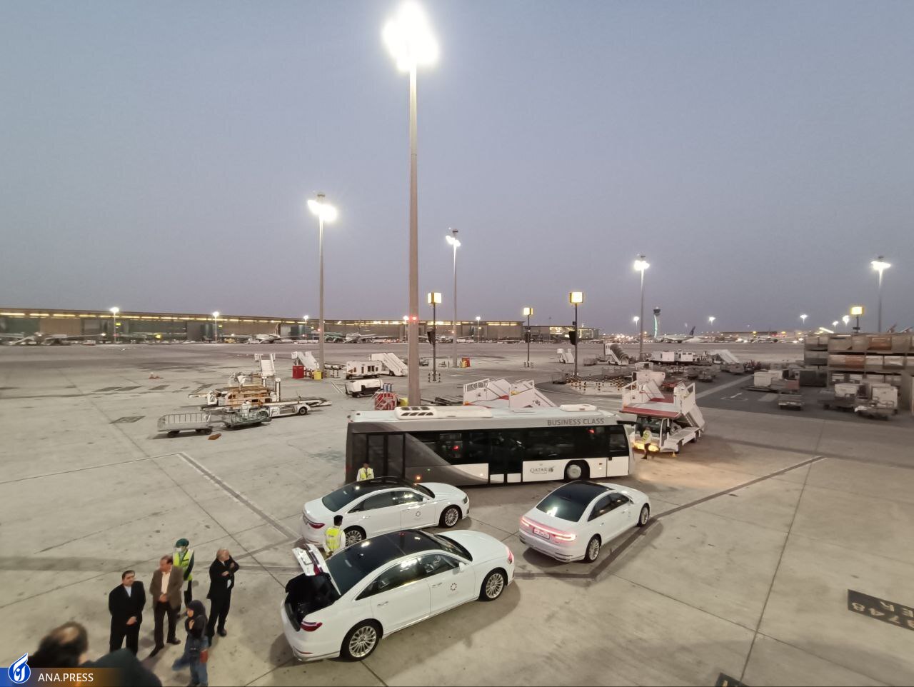 کاروان خبرنگاران اعزامی ایران وارد قطر شد کاروان خبرنگاران اعزامی ایران وارد قطر شد