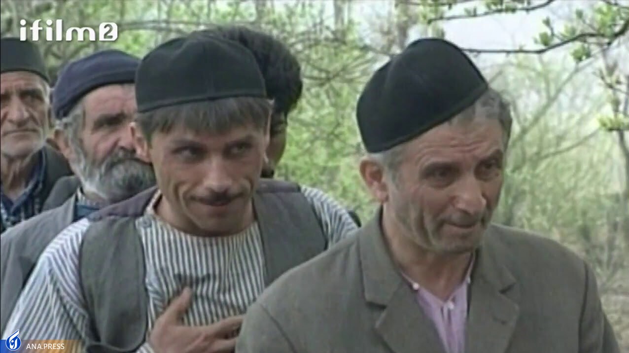 در گفت و گو با آنا در گفت و گو با آنا