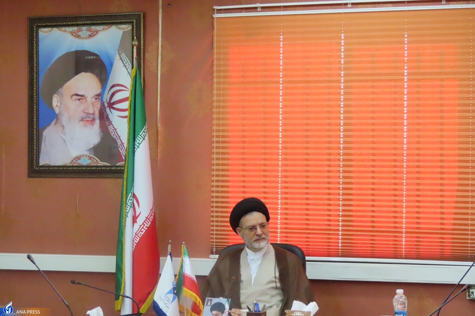 اندیشه‌های امام خمینی(ره) جهان شمول است/ کشورهای دنیا از ایران الگوبرداری می‌کنند