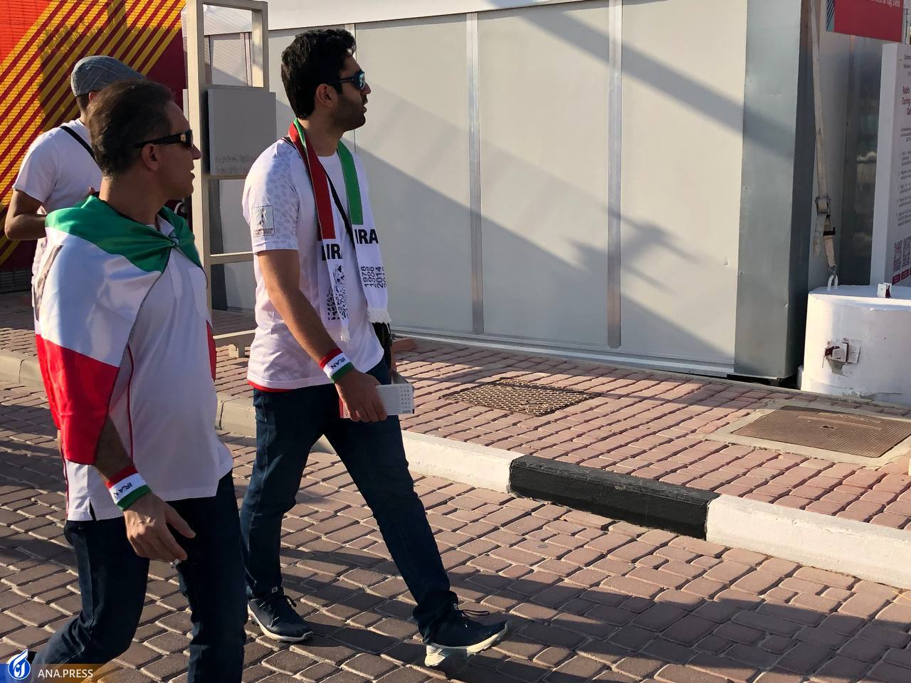 کری هواداران ایران و انگلیس پیش از بازی/ بلیط یک میلیون و پانصد هزار تومانی در بازار کری هواداران ایران و انگلیس پیش از بازی/ بلیط یک میلیون و پانصد هزار تومانی در بازار