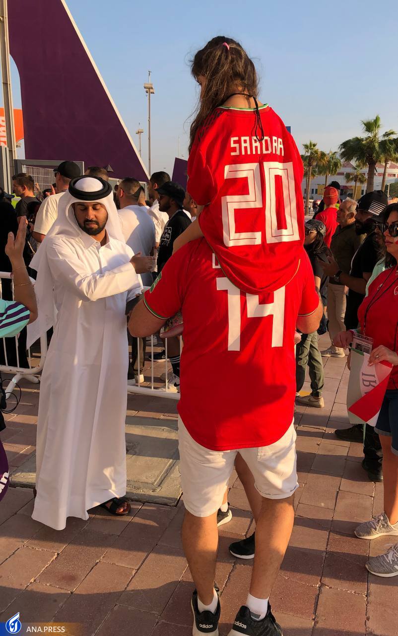 کری مضحک هوادار انگلیس برای ایران/ طرفداری که با عصا آمد کری مضحک هوادار انگلیس برای ایران/ طرفداری که با عصا آمد