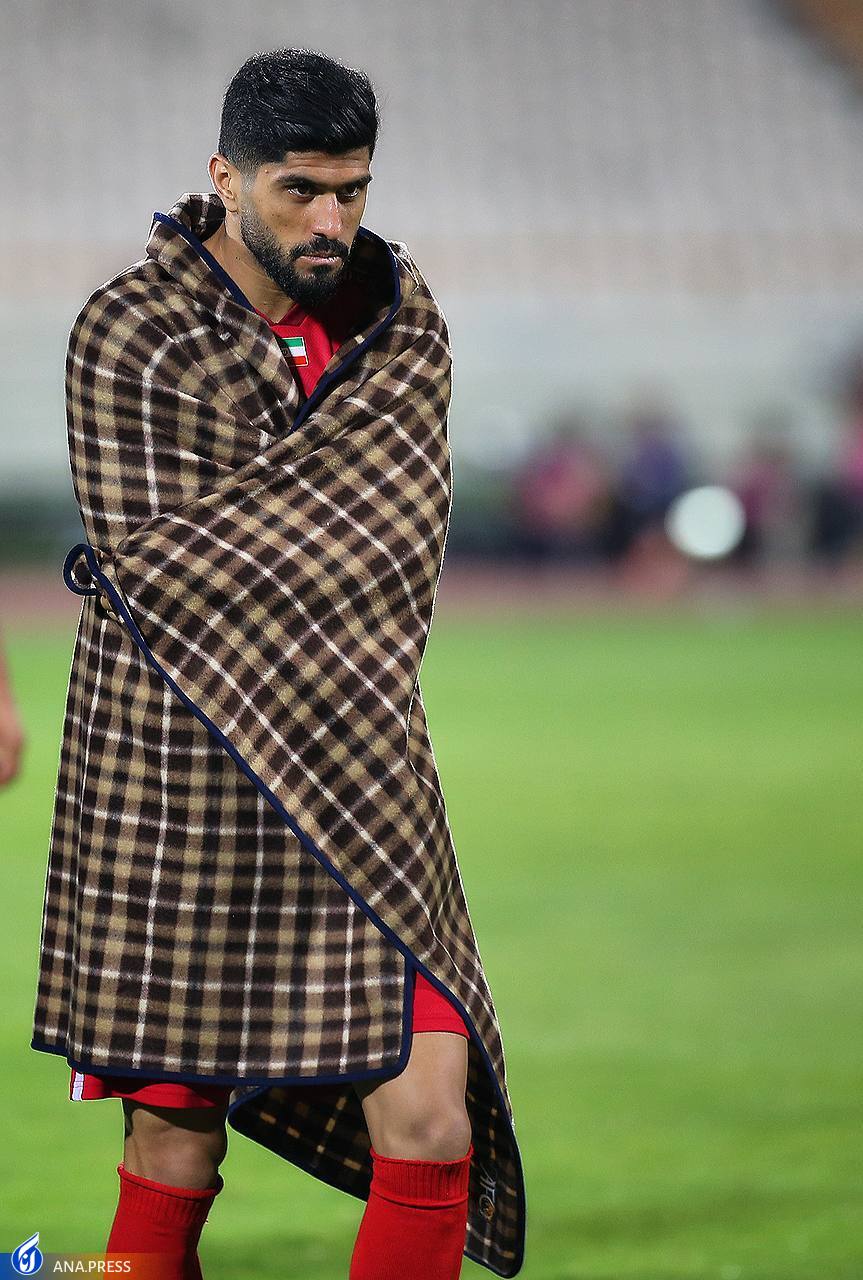 شکار صحنه عجیب از مدافع پرسپولیس+عکس شکار صحنه عجیب از مدافع پرسپولیس+عکس