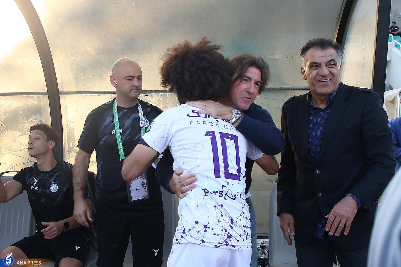 غیبت مهاجم آبی ها در فهرست/ استقبال گرم از استقلالیهای سابق در دستگردی غیبت مهاجم آبی ها در فهرست/ استقبال گرم از استقلالیهای سابق در دستگردی