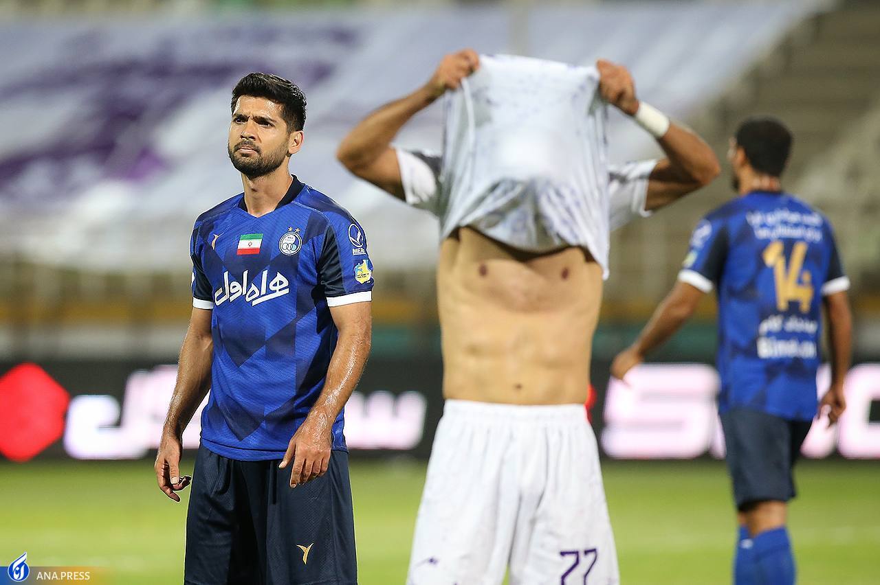 خشم مهدیپور از کارت زرد محبی خشم مهدیپور از کارت زرد محبی