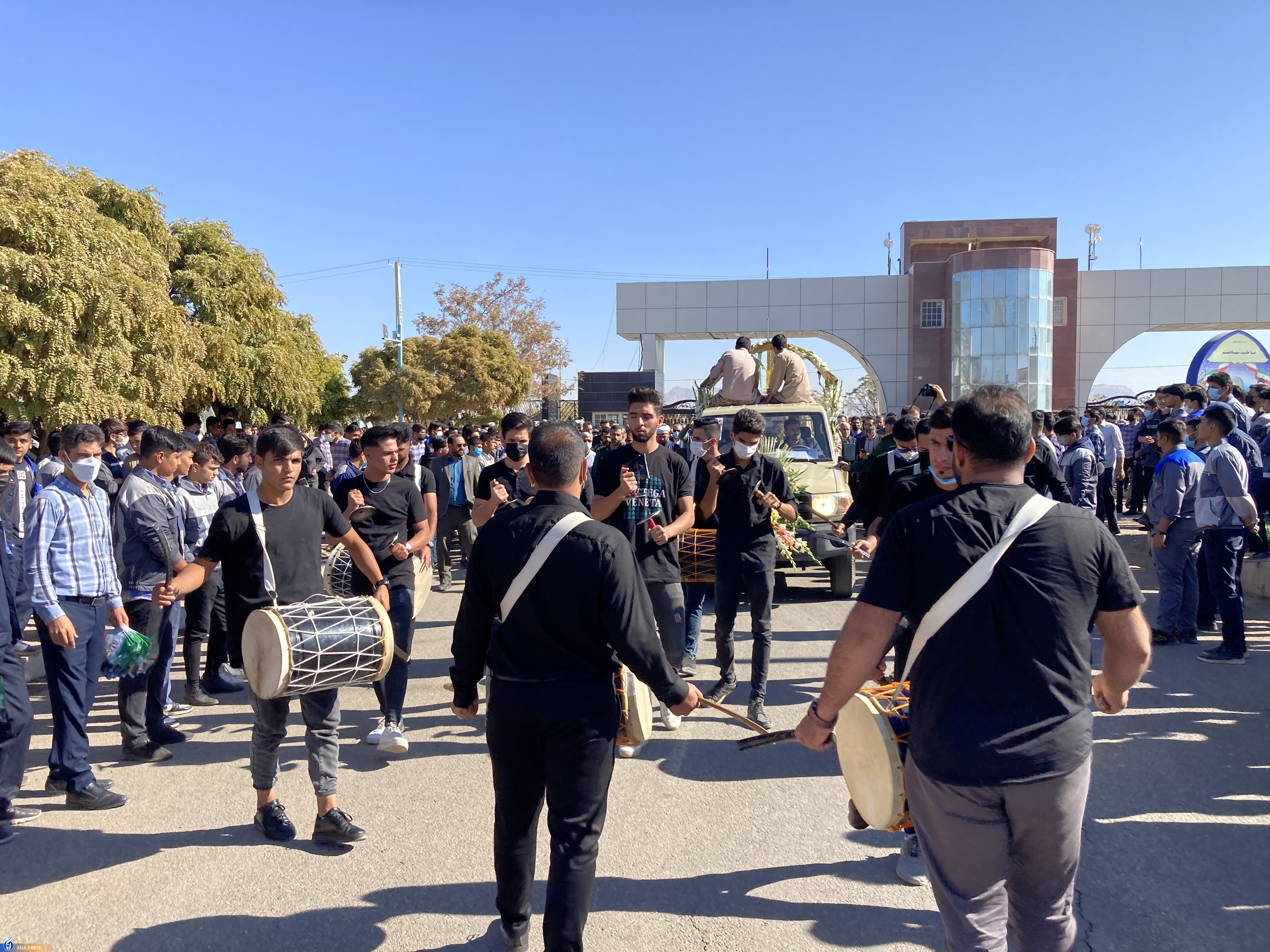 «رفیق شهیدم» دانشگاهی شد/ میزبانی دانشگاه از شهید دانشآموز حمله تروریستی شیراز «رفیق شهیدم» دانشگاهی شد/ میزبانی دانشگاه از شهید دانشآموز حمله تروریستی شیراز