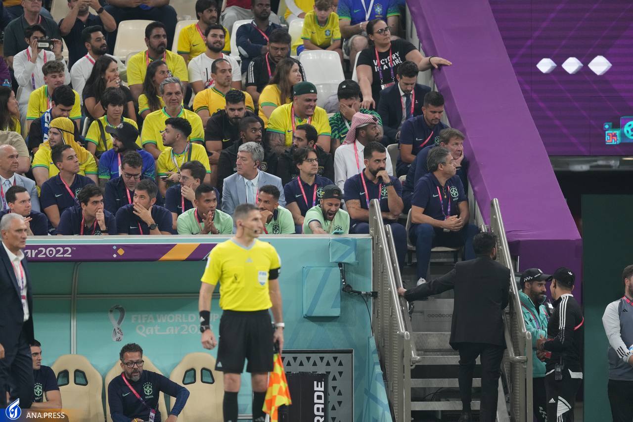 خمیازه های بد موقع ستاره مصدوم برزیل هنگام سرود ملی!+ تصاویر خمیازه های بد موقع ستاره مصدوم برزیل هنگام سرود ملی!+ تصاویر