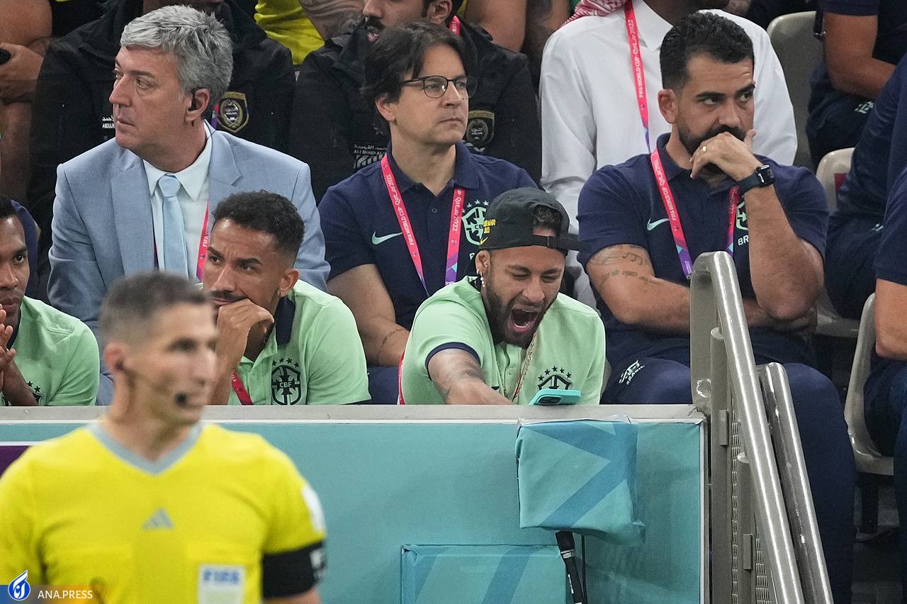 خمیازه های بد موقع ستاره مصدوم برزیل هنگام سرود ملی!+ تصاویر