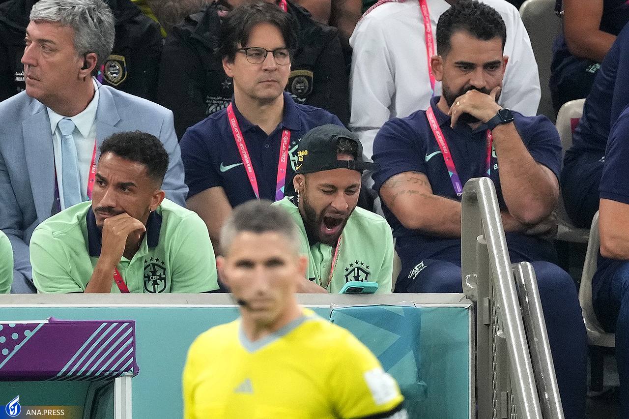 خمیازه های بد موقع ستاره مصدوم برزیل هنگام سرود ملی!+ تصاویر