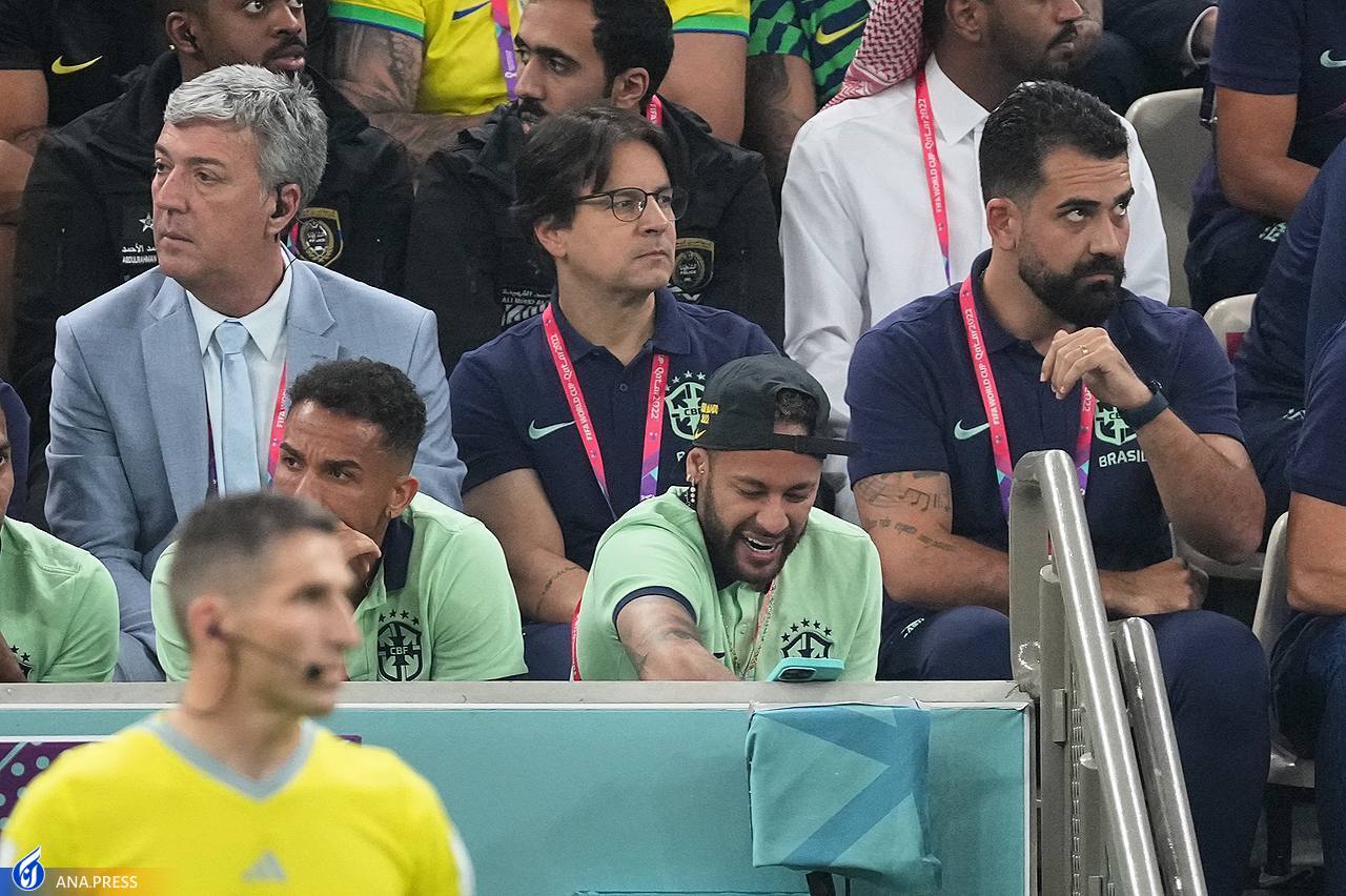 خمیازه های بد موقع ستاره مصدوم برزیل هنگام سرود ملی!+ تصاویر