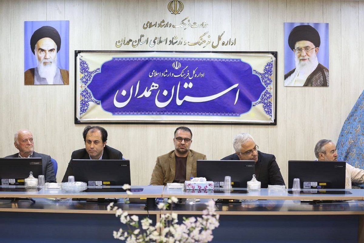 توانمندسازی هنرمندان در زمینه تجاریسازی با بهرهگیری از ظرفیتهای خانه خلاق سپندار توانمندسازی هنرمندان در زمینه تجاریسازی با بهرهگیری از ظرفیتهای خانه خلاق سپندار