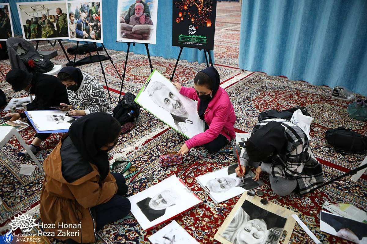 تصویر حاج قاسم در قاب طراحی هنرمندان تصویر حاج قاسم در قاب طراحی هنرمندان