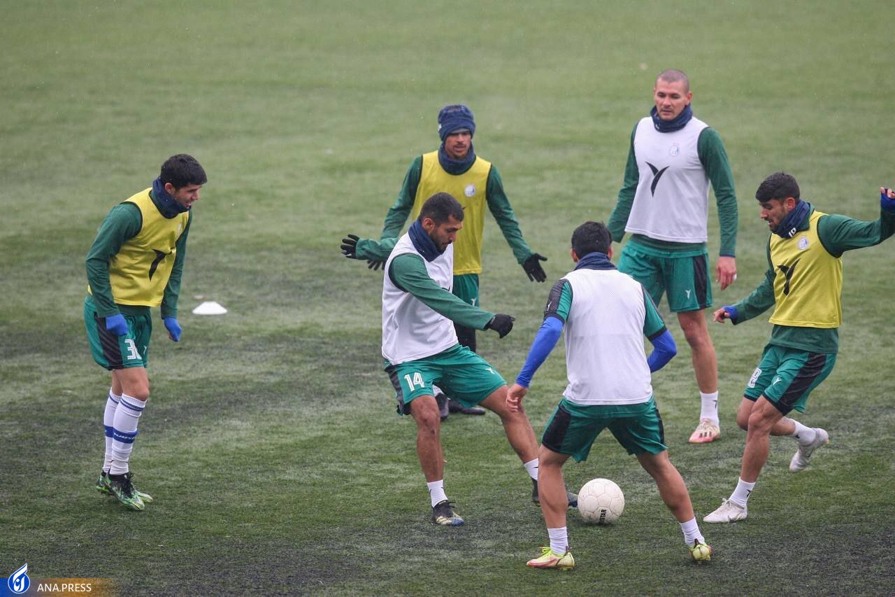 بازگشت حسینی و ادامه غیبت دو مصدوم/ برخورد گرم آقای گل سابق با استقلالی‌ها+عکس