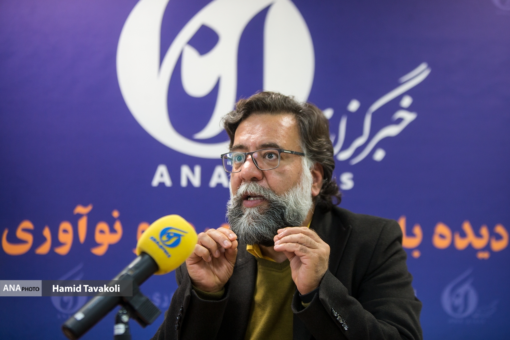 نوجوانی که حرفش را با فیلم بزند درگیر اعتراضات خیابانی نمیشود نوجوانی که حرفش را با فیلم بزند درگیر اعتراضات خیابانی نمیشود