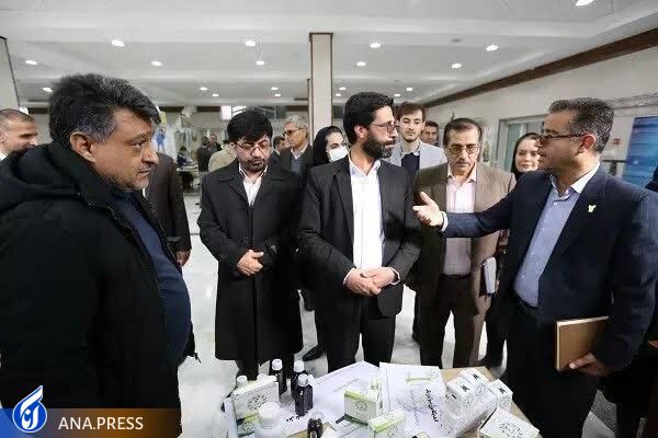 بازدید مسئولان استان مرکزی از ۴۰ غرفه نمایشگاه «عصر امید»