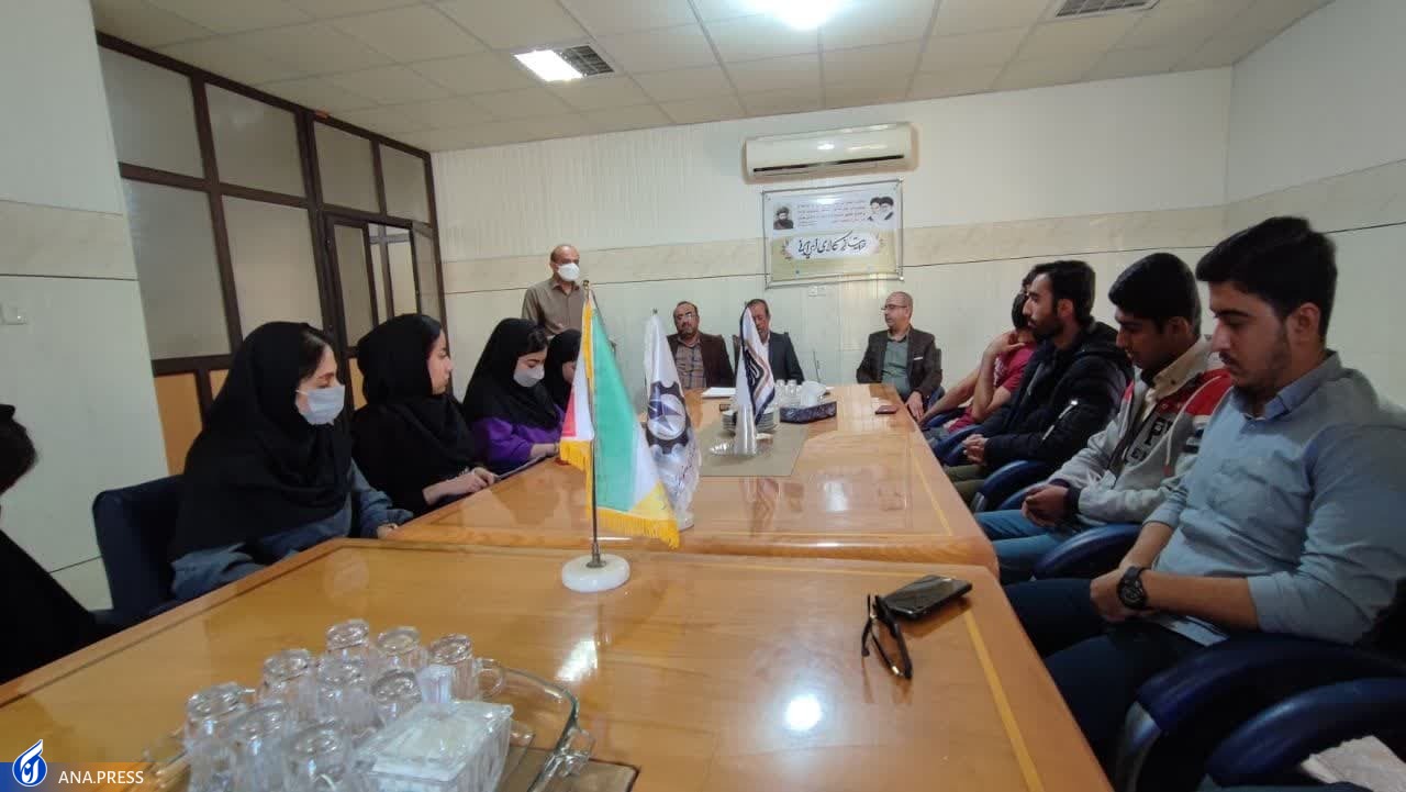 هیاهو در روز رونمایی از یک «بازمانده» و تعجب سلیمی‌نمین از درخواست دانشجویان!