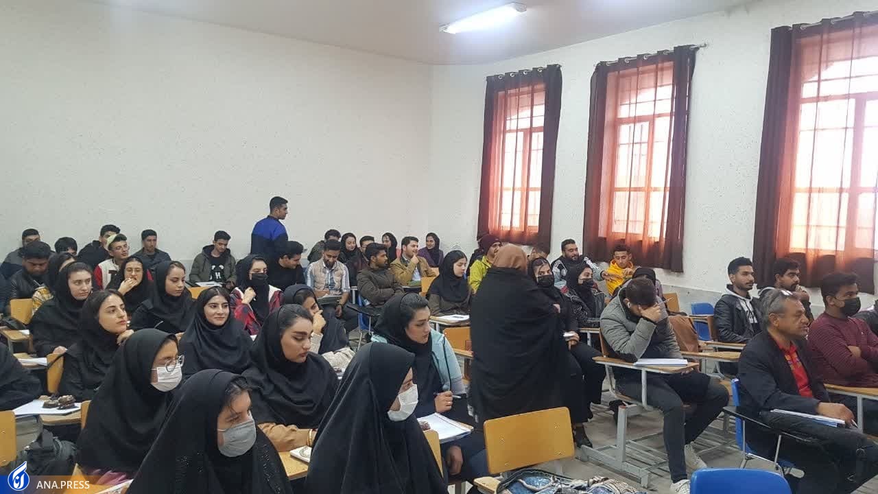 هیاهوی در روز رونمایی از یک «بازمانده» و تعجب سلیمی‌نمین از درخواست دانشجویان!