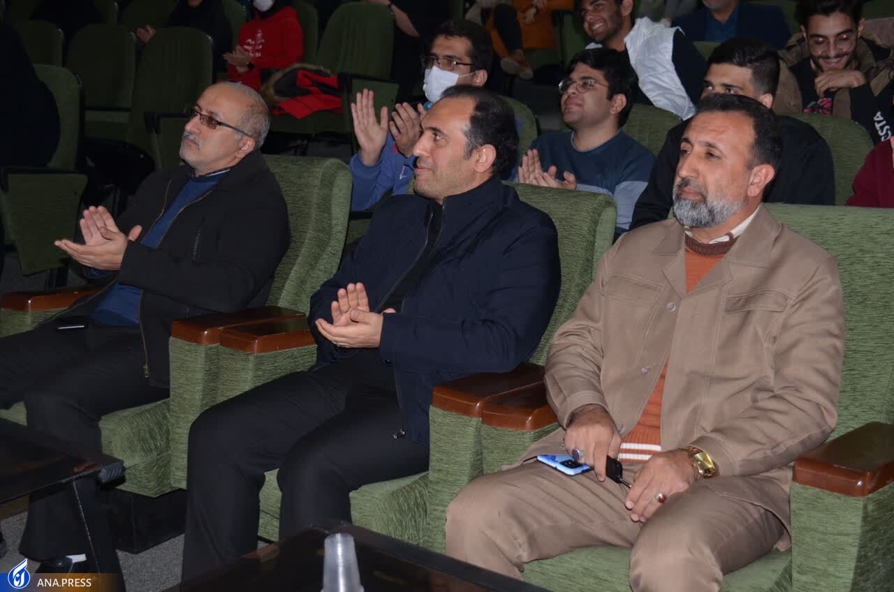 هیاهو در روز رونمایی از یک «بازمانده» و تعجب سلیمی‌نمین از درخواست دانشجویان!