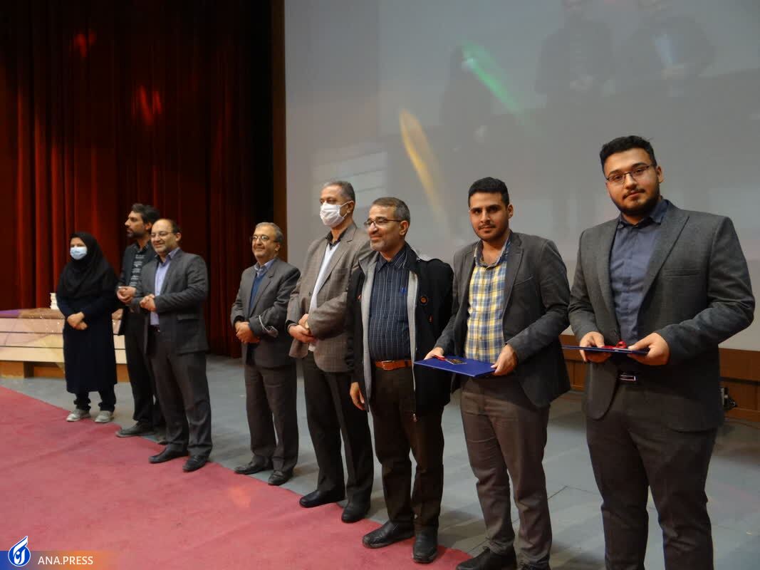 هیاهو در روز رونمایی از یک «بازمانده» و تعجب سلیمی‌نمین از درخواست دانشجویان + تصاویر