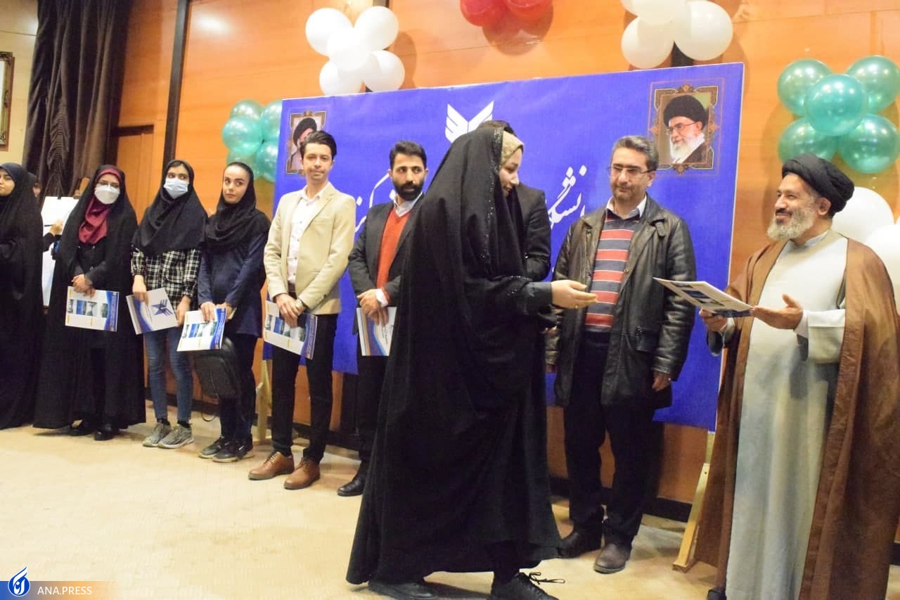 هیاهو در روز رونمایی از یک «بازمانده» و تعجب سلیمی‌نمین از درخواست دانشجویان + تصاویر